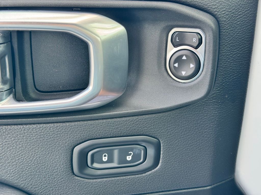 2023 Jeep Wrangler Altitude