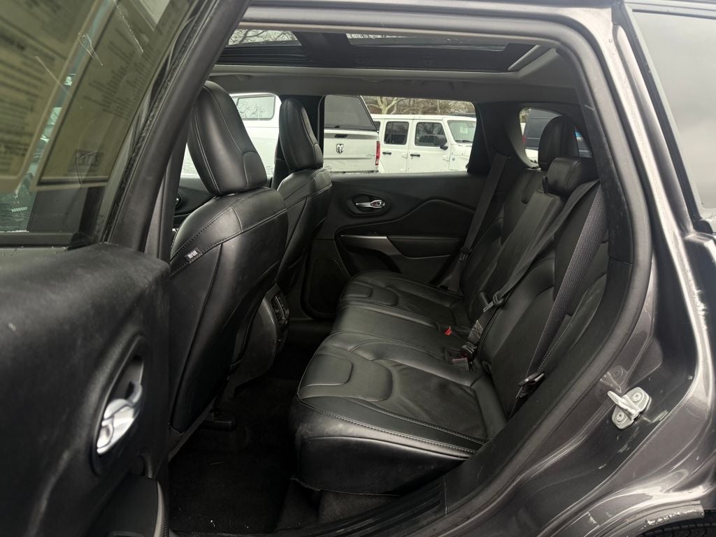 2022 Jeep Cherokee Latitude Lux