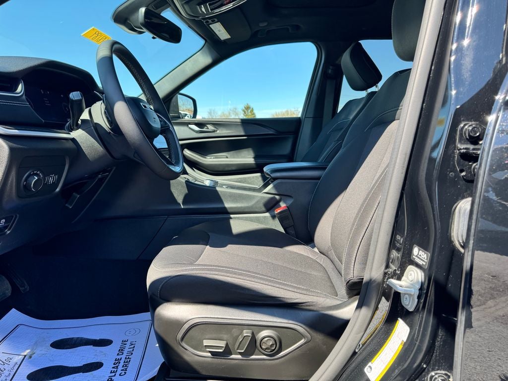2024 Jeep Grand Cherokee Laredo X