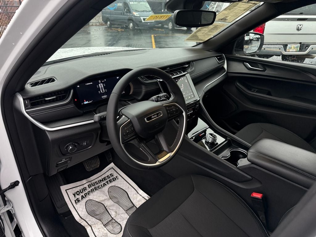 2024 Jeep Grand Cherokee Laredo X