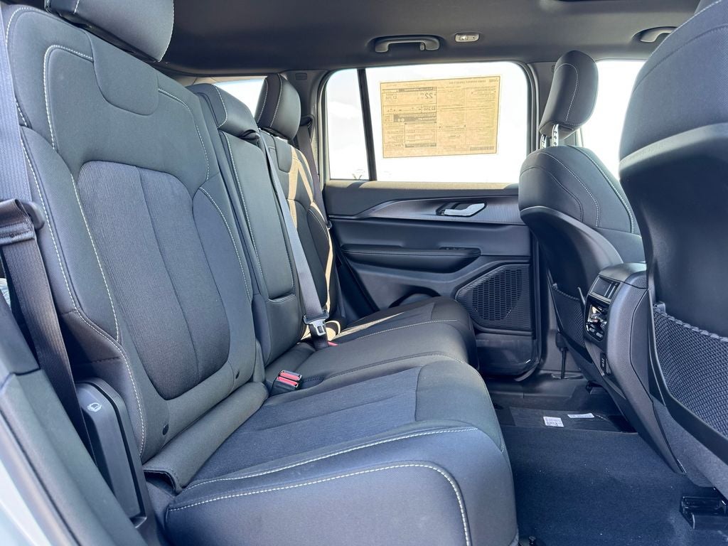 2026 Jeep Grand Cherokee Laredo X