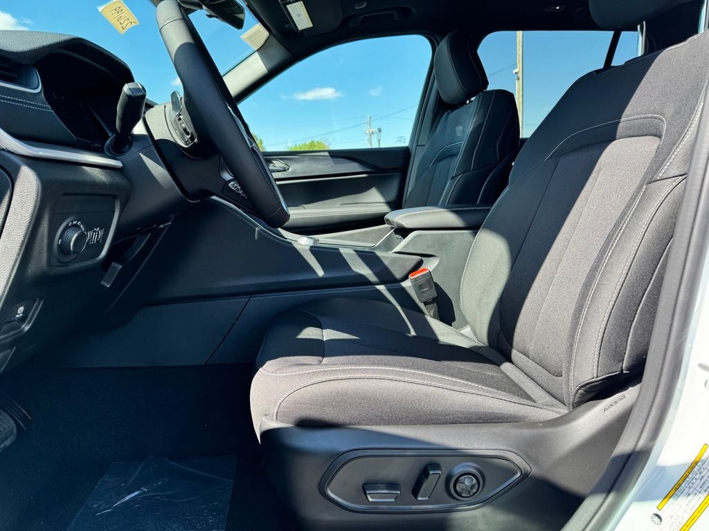 2026 Jeep Grand Cherokee Laredo X