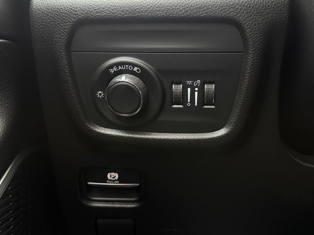 2022 Jeep Grand Cherokee Altitude