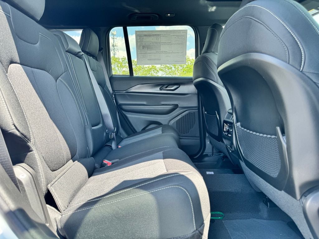 2026 Jeep Grand Cherokee Laredo X