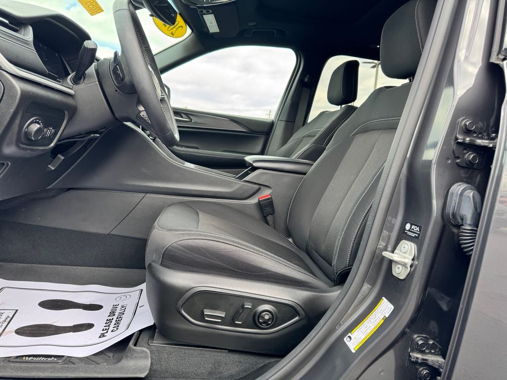 2024 Jeep Grand Cherokee Laredo