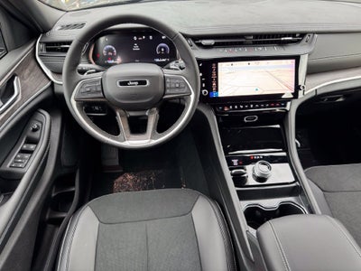 2027 Jeep Grand Cherokee Laredo Altitude