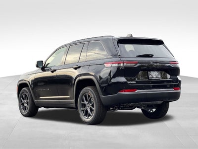 2027 Jeep Grand Cherokee Laredo Altitude