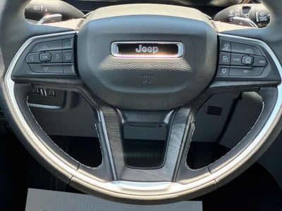 2026 Jeep Grand Cherokee Laredo