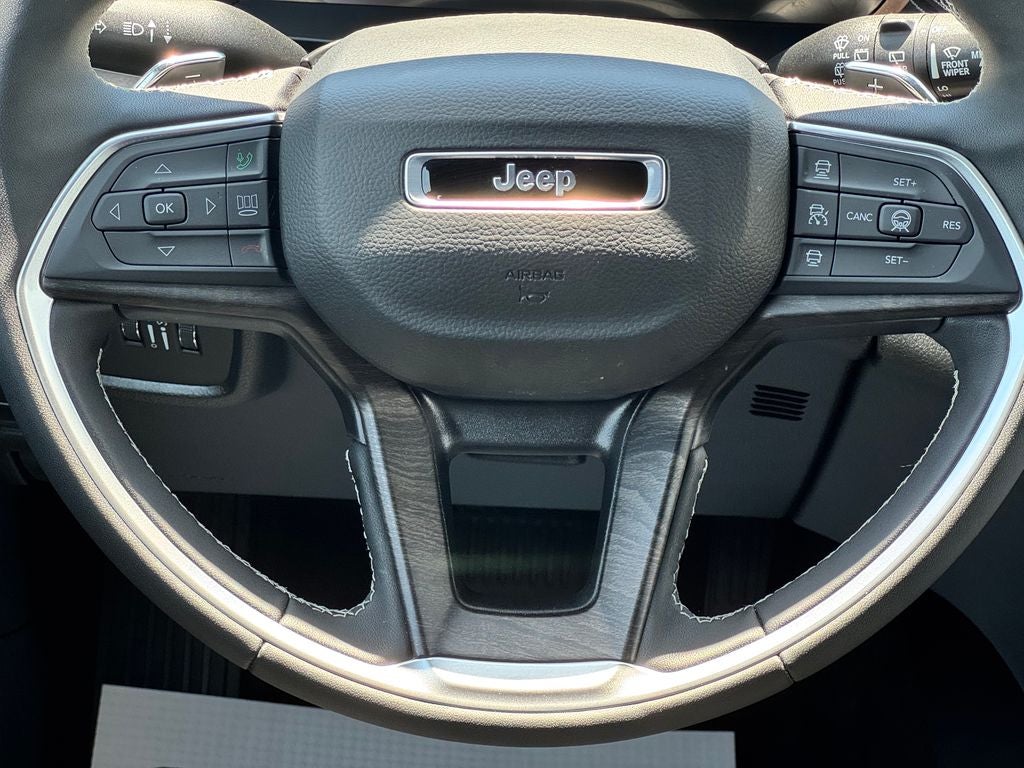 2026 Jeep Grand Cherokee Laredo