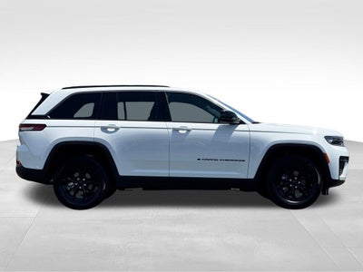 2026 Jeep Grand Cherokee Laredo