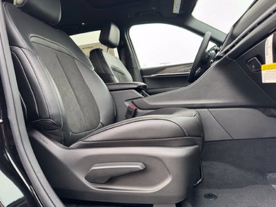 2027 Jeep Grand Cherokee Laredo Altitude