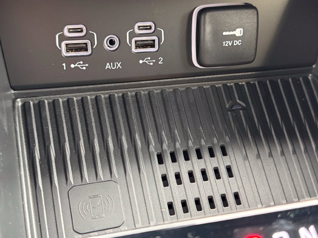 2027 Jeep Grand Cherokee Laredo Altitude