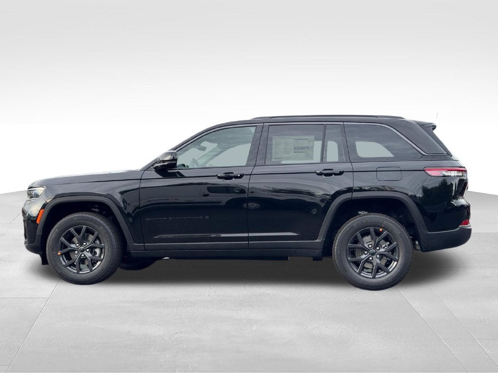 2027 Jeep Grand Cherokee Laredo Altitude