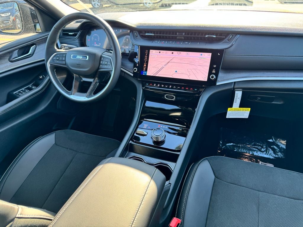 2026 Jeep Grand Cherokee Laredo Altitude