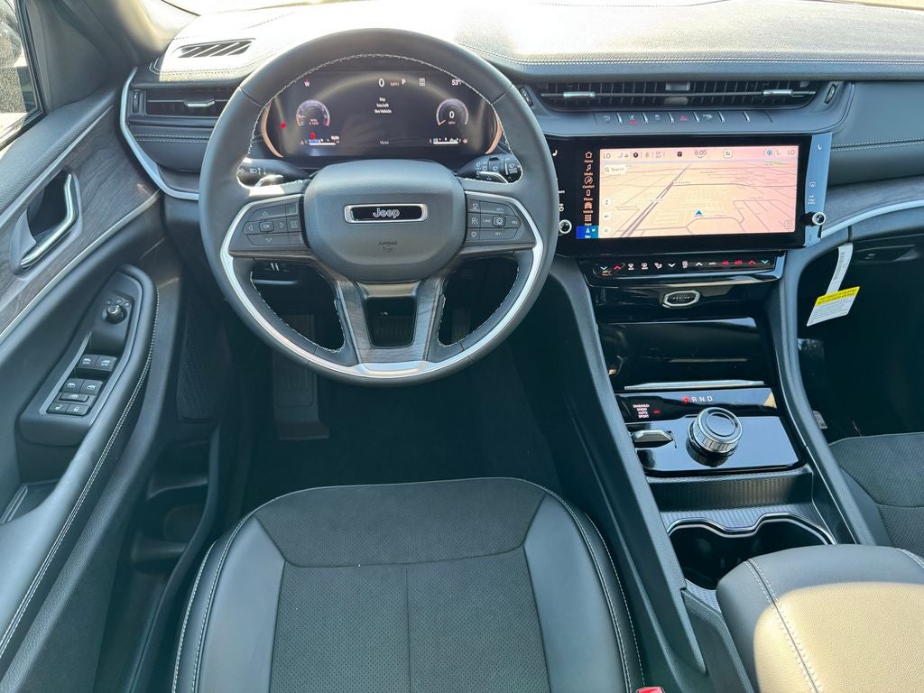 2026 Jeep Grand Cherokee Laredo Altitude