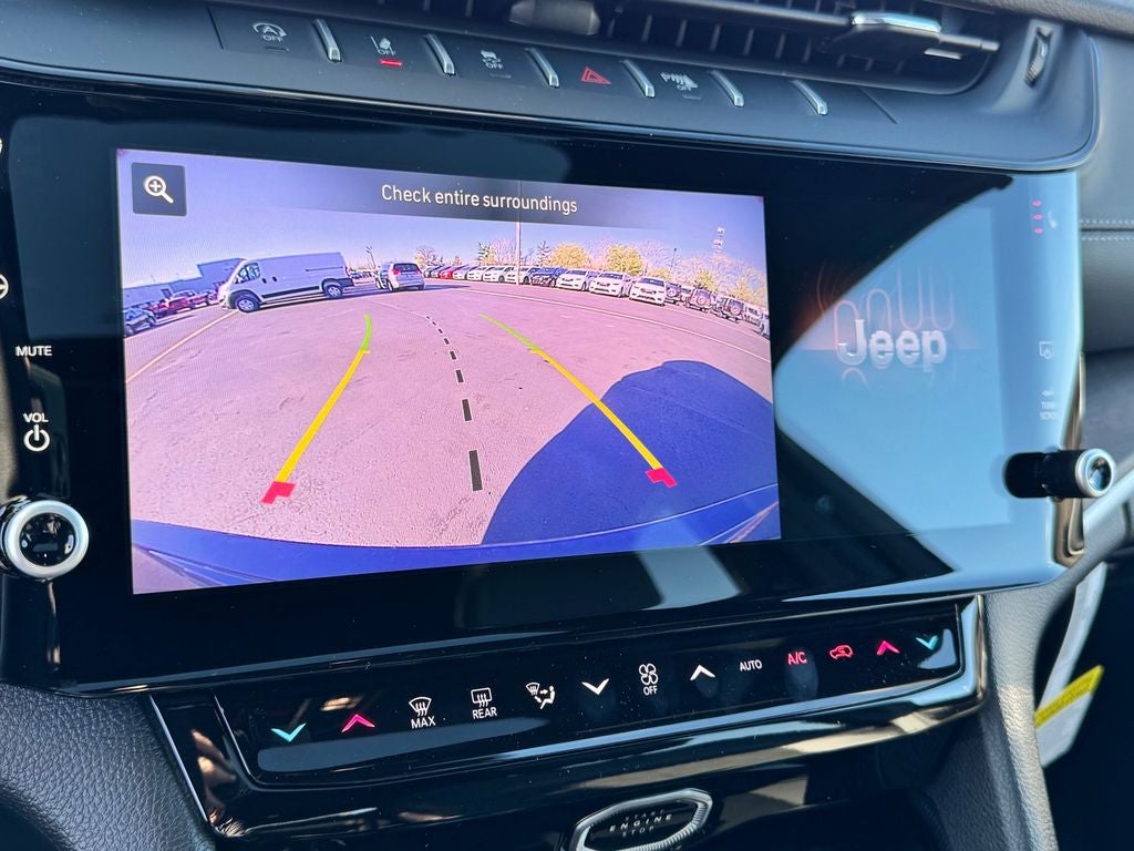 2026 Jeep Grand Cherokee Laredo Altitude