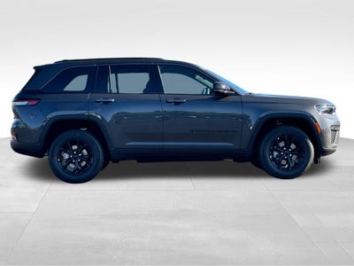 2026 Jeep Grand Cherokee Laredo Altitude