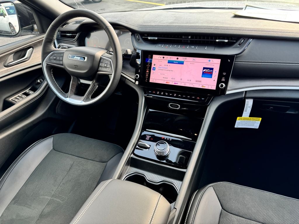 2026 Jeep Grand Cherokee Laredo Altitude