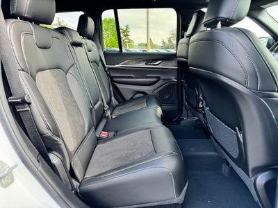 2026 Jeep Grand Cherokee Laredo Altitude