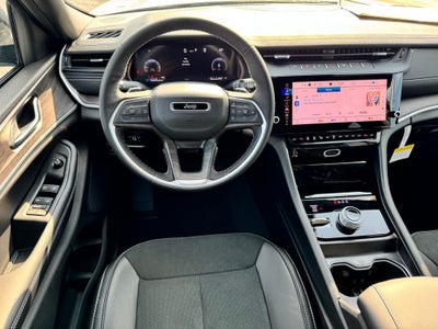 2026 Jeep Grand Cherokee Laredo Altitude