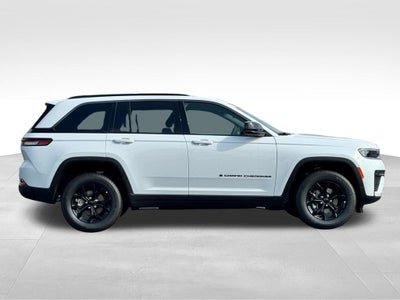 2026 Jeep Grand Cherokee Laredo Altitude