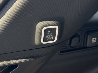 2027 Jeep Grand Cherokee Laredo Altitude
