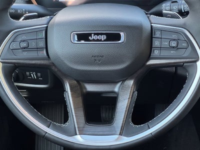 2027 Jeep Grand Cherokee Laredo Altitude