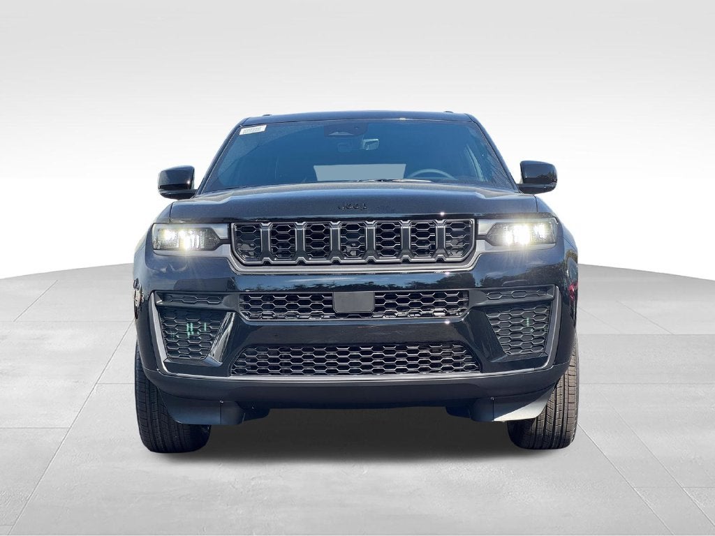 2027 Jeep Grand Cherokee Laredo Altitude