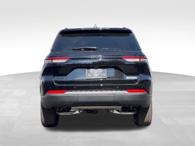 2027 Jeep Grand Cherokee Laredo Altitude