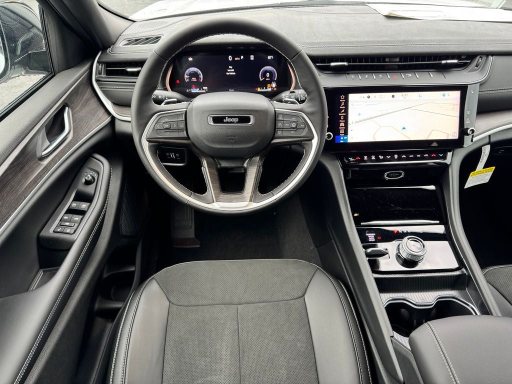 2026 Jeep Grand Cherokee Laredo Altitude