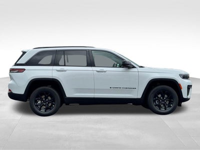 2026 Jeep Grand Cherokee Laredo Altitude