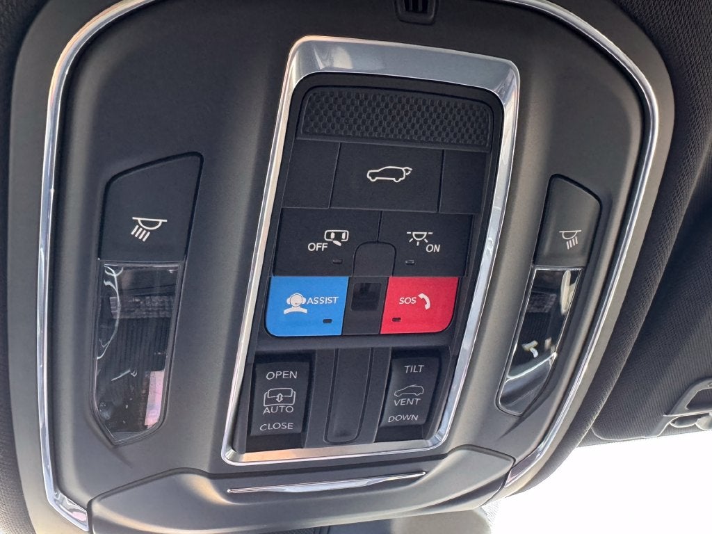 2027 Jeep Grand Cherokee Laredo Altitude