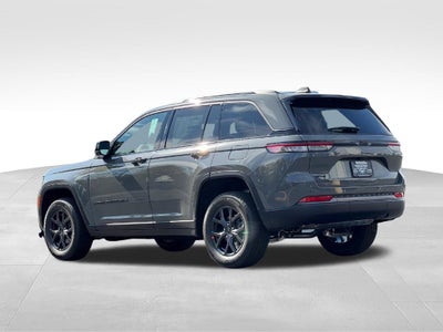 2027 Jeep Grand Cherokee Laredo Altitude
