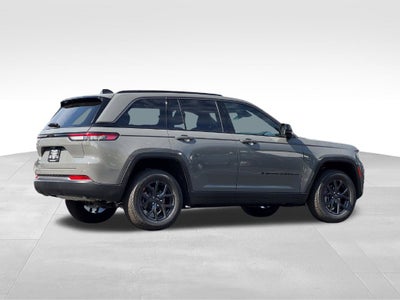 2027 Jeep Grand Cherokee Laredo Altitude