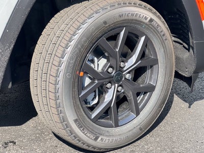 2027 Jeep Grand Cherokee Laredo Altitude