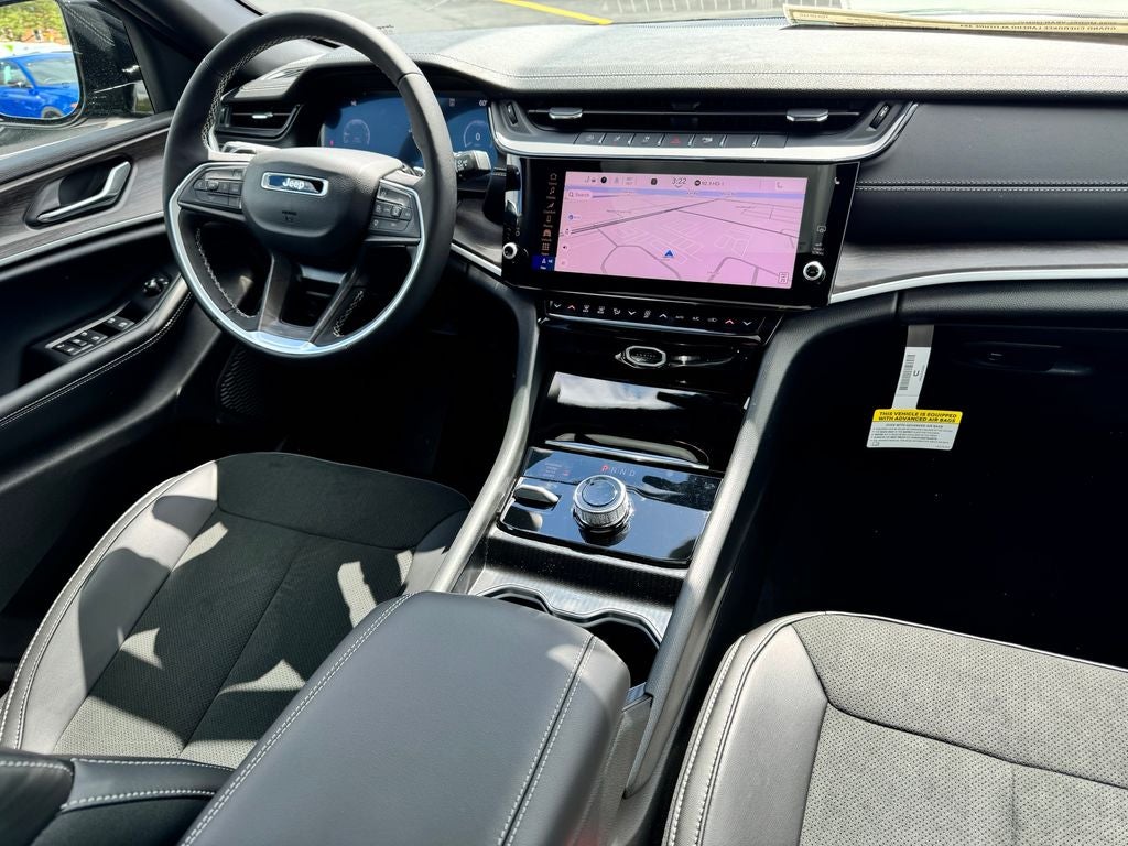 2026 Jeep Grand Cherokee Laredo Altitude