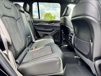 2026 Jeep Grand Cherokee Laredo Altitude
