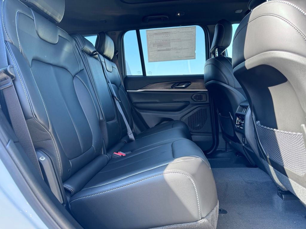 2027 Jeep Grand Cherokee Limited