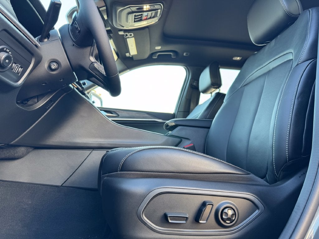 2027 Jeep Grand Cherokee Limited Reserve