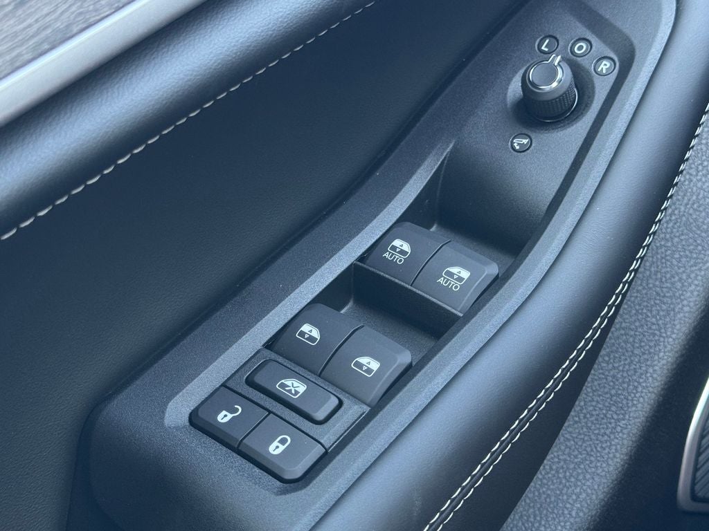 2027 Jeep Grand Cherokee Limited Reserve