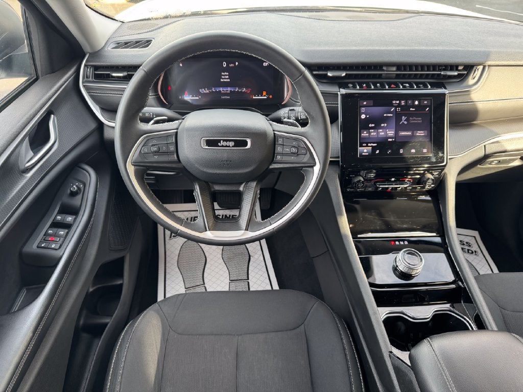 2023 Jeep Grand Cherokee L Laredo