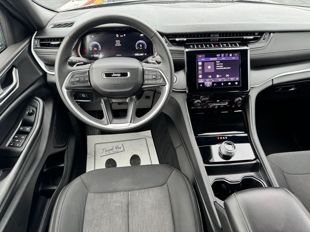 2025 Jeep Grand Cherokee L Laredo