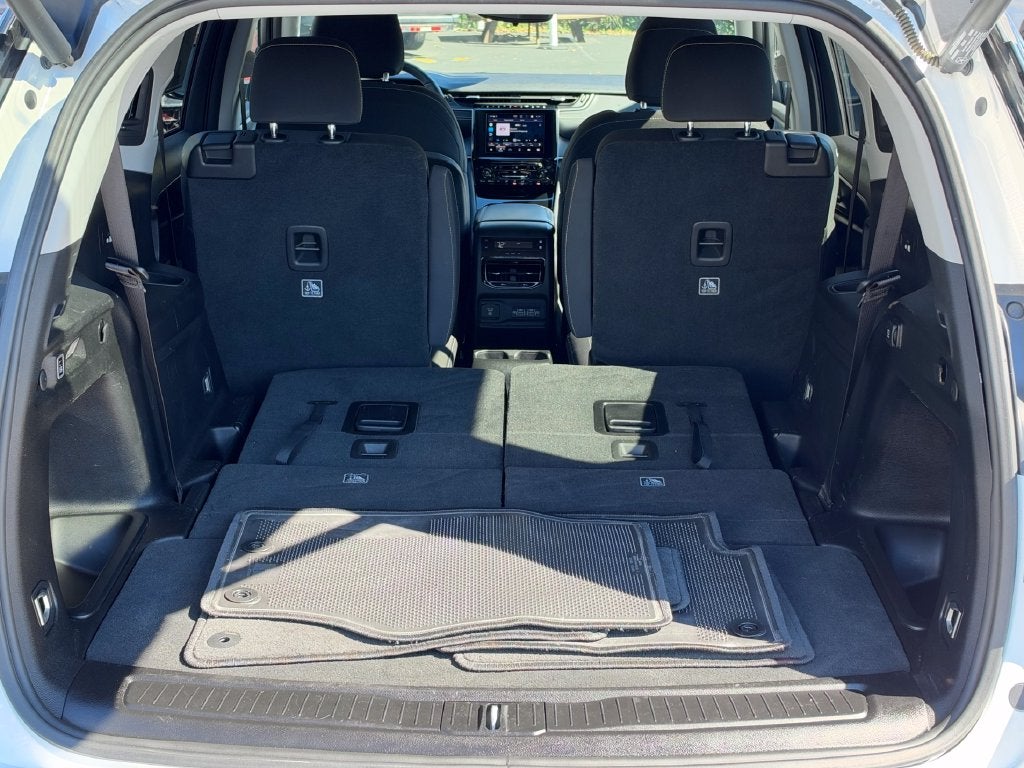 2023 Jeep Grand Cherokee L Laredo