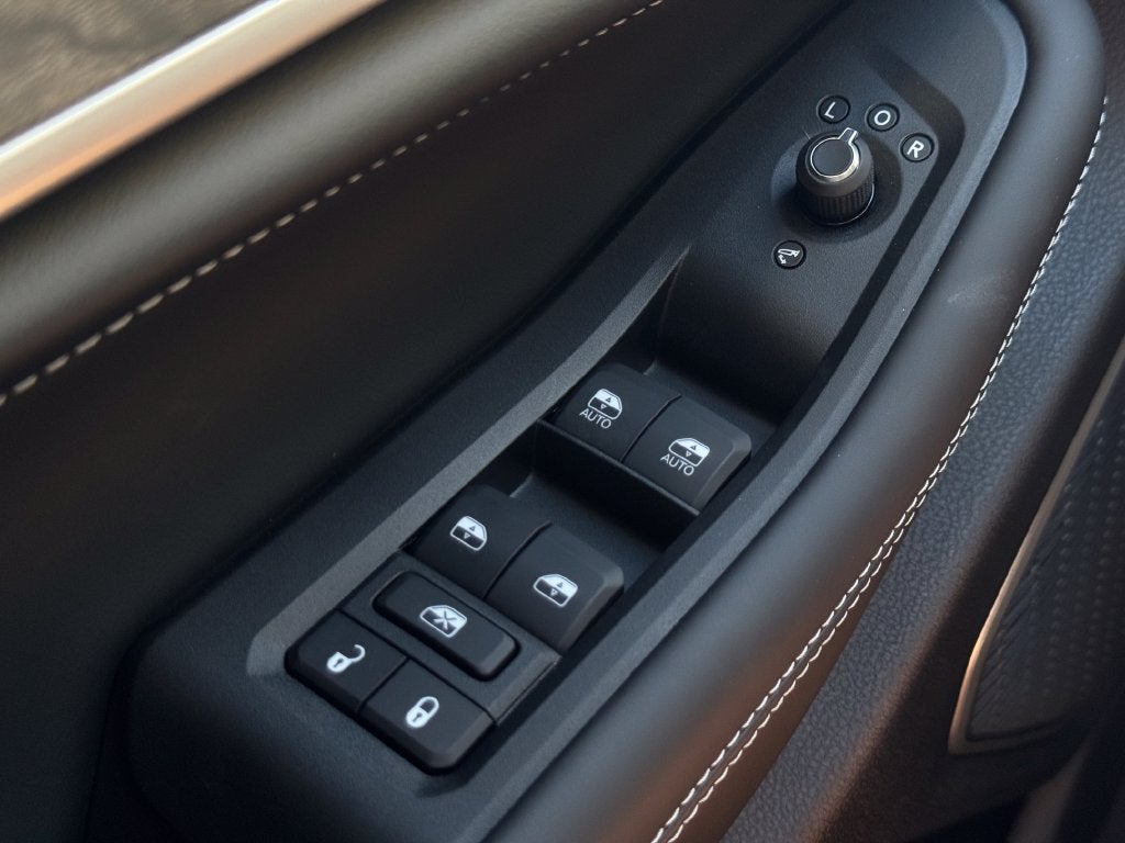 2027 Jeep Grand Cherokee L Limited Reserve