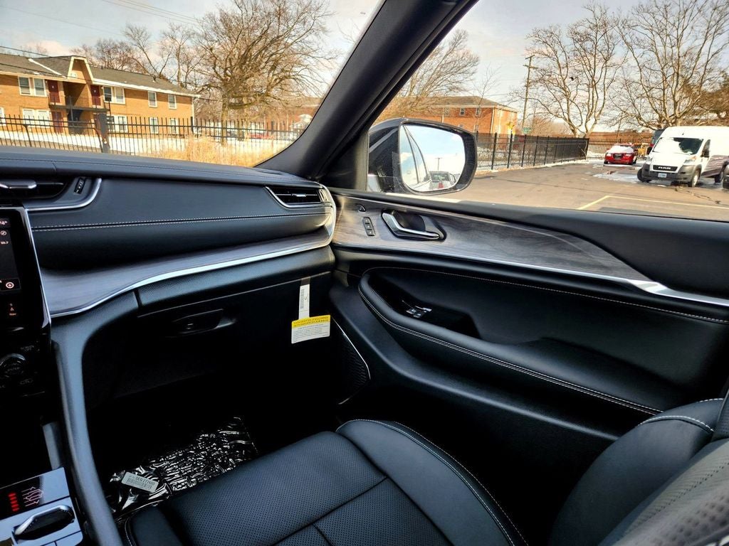 2025 Jeep Grand Cherokee L Overland