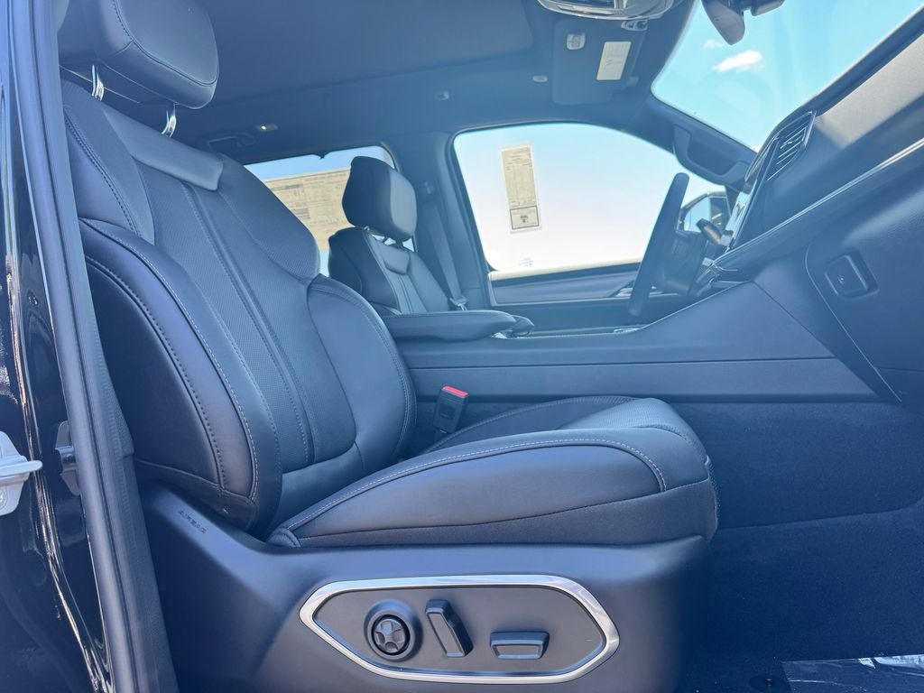 2026 Jeep Grand Wagoneer Limited Reserve