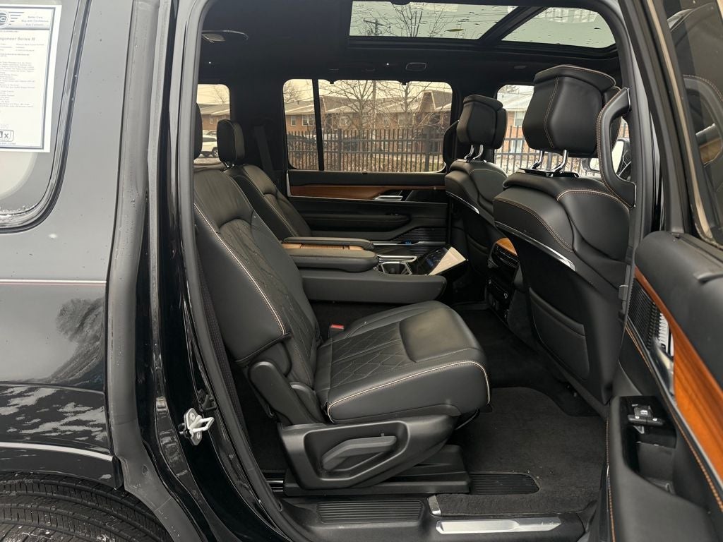 2022 Jeep Grand Wagoneer Series III