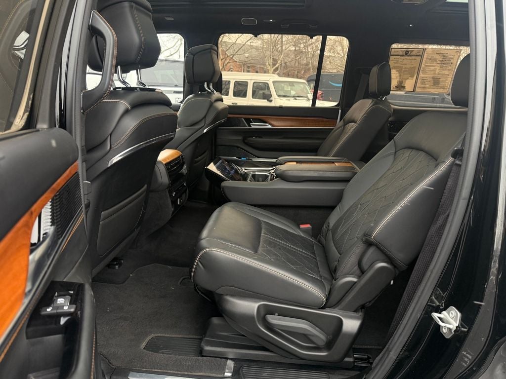 2022 Jeep Grand Wagoneer Series III