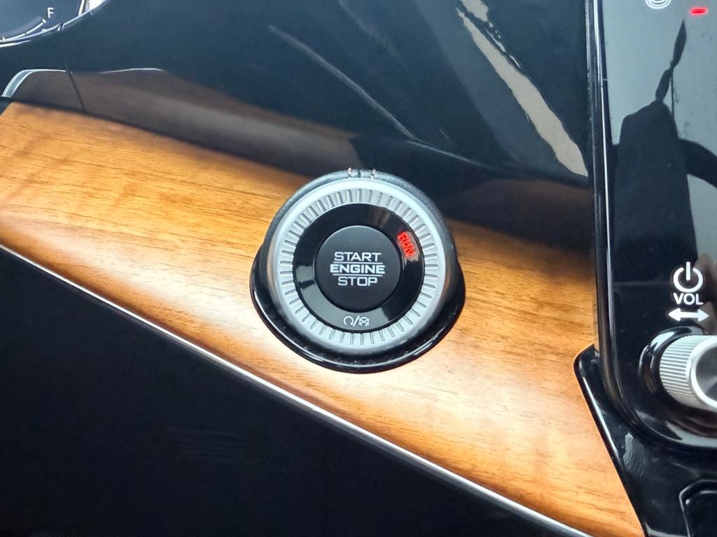 2022 Jeep Grand Wagoneer Series III