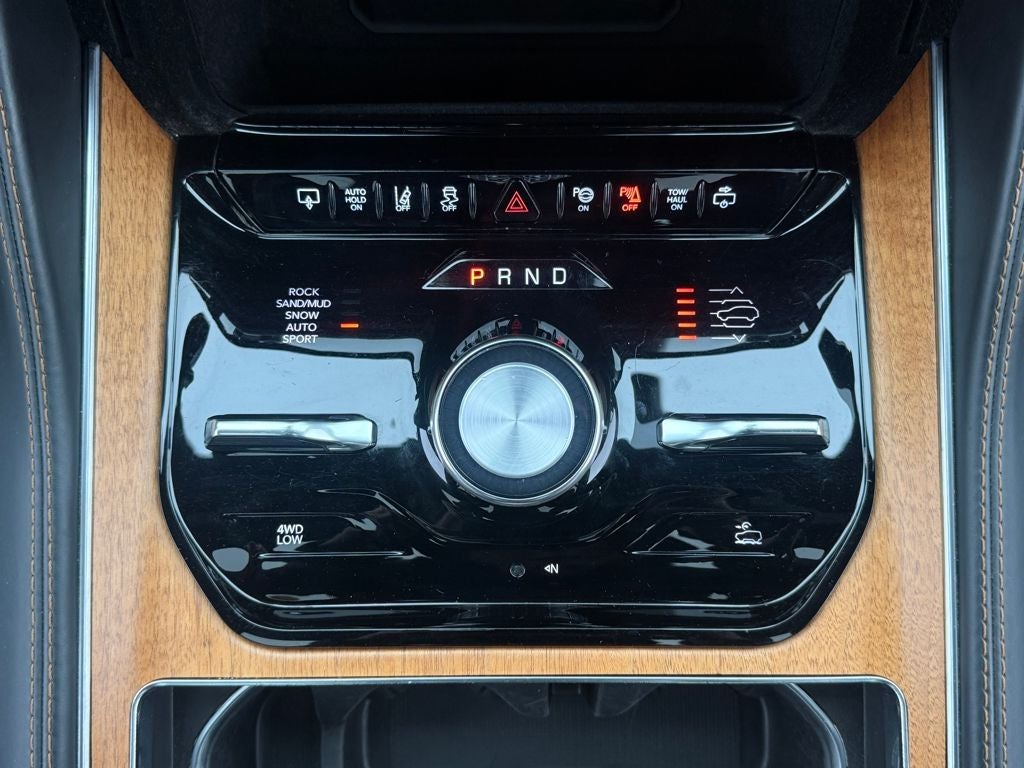 2022 Jeep Grand Wagoneer Series III